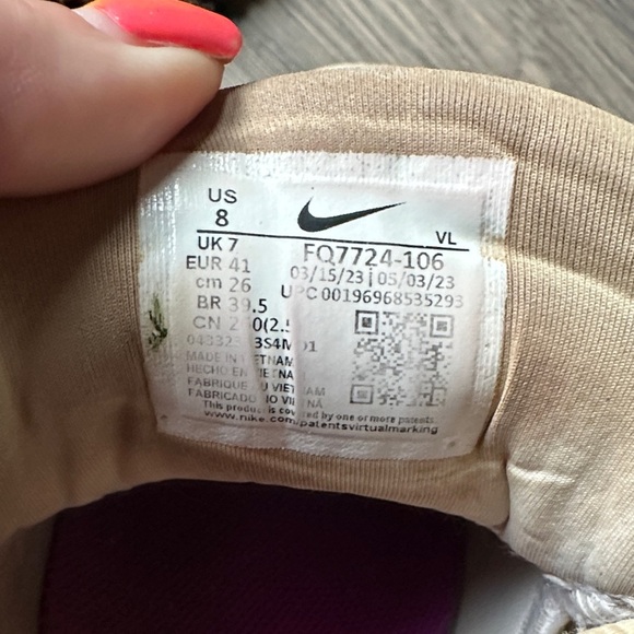 Nike White and Brown Athletic Football cleats - Picture 8 of 10